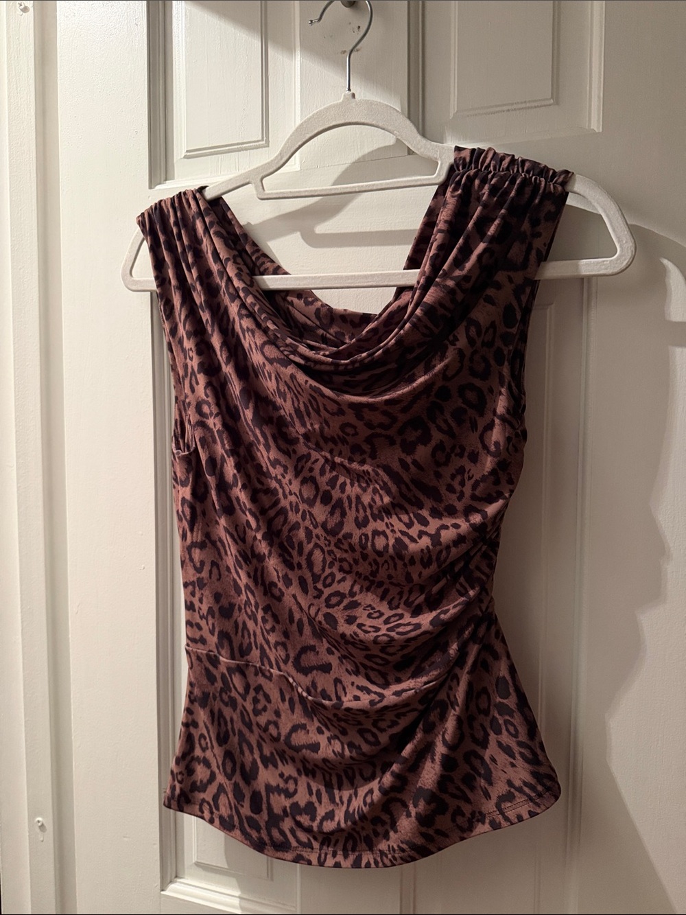 Aritzia Leopard Smooth Matter Gallery Top -limited edition print: cocoa sand NWT - Picture 3 of 5